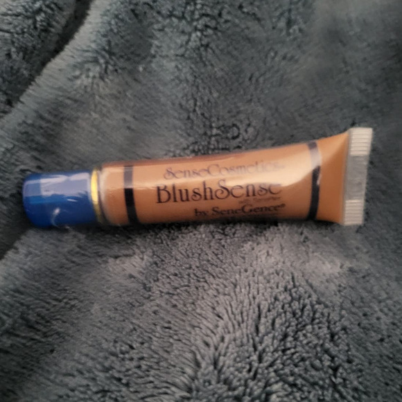 SeneGence BlushSense in Bronze - NEW - Picture 2 of 2
